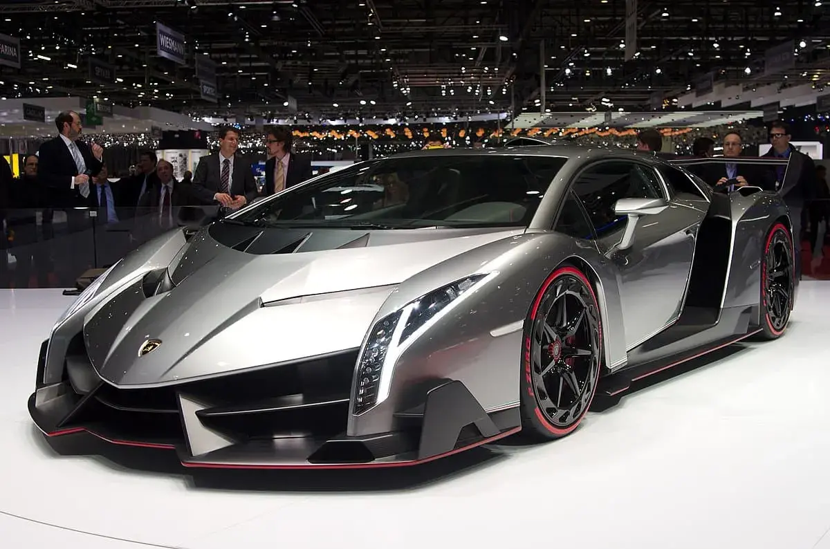 لامبورجيني Veneno